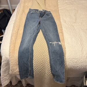 Abercrombie & Fitch the 90’s Slim Straight Ultra High Rise (Curve Love)